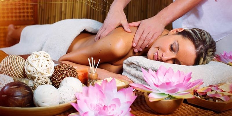 LET YOUR INNNER BEAUTY MAKE SOME NOISE THIS FESTIVE SEASON