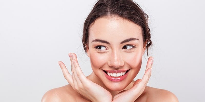 Steps To Remove Makeup Without Cotton